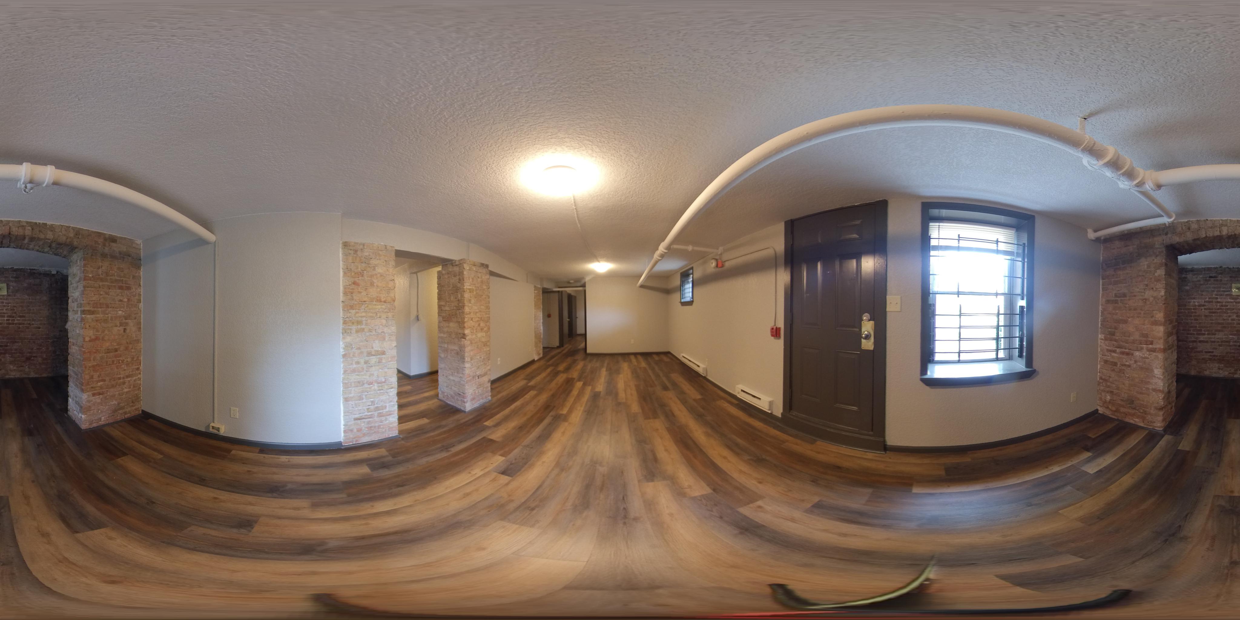 1504 Kilbourn (2bed Renovated) Garden on Momento360