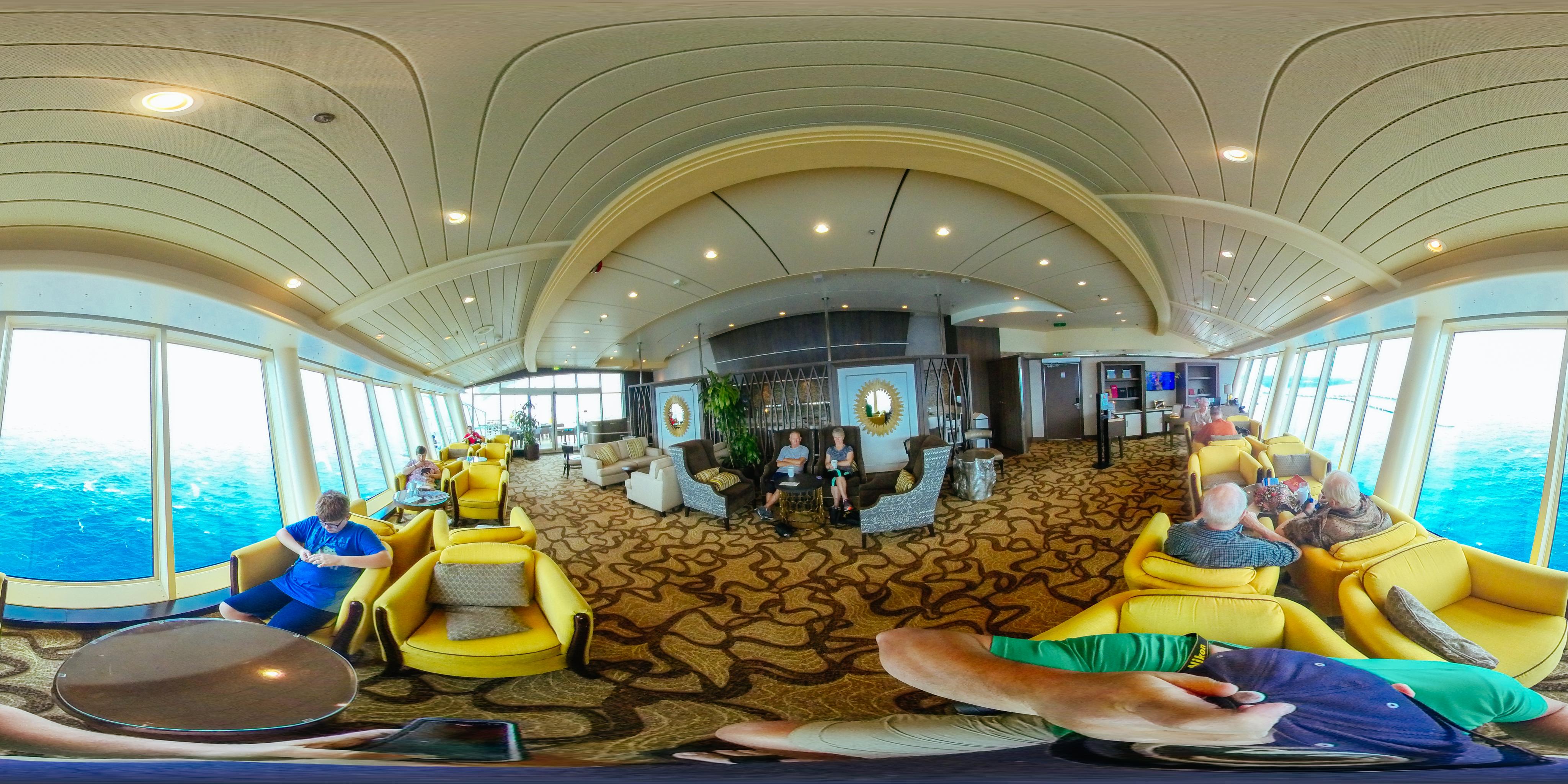 navigator-of-the-seas-diamond-lounge-on-momento360