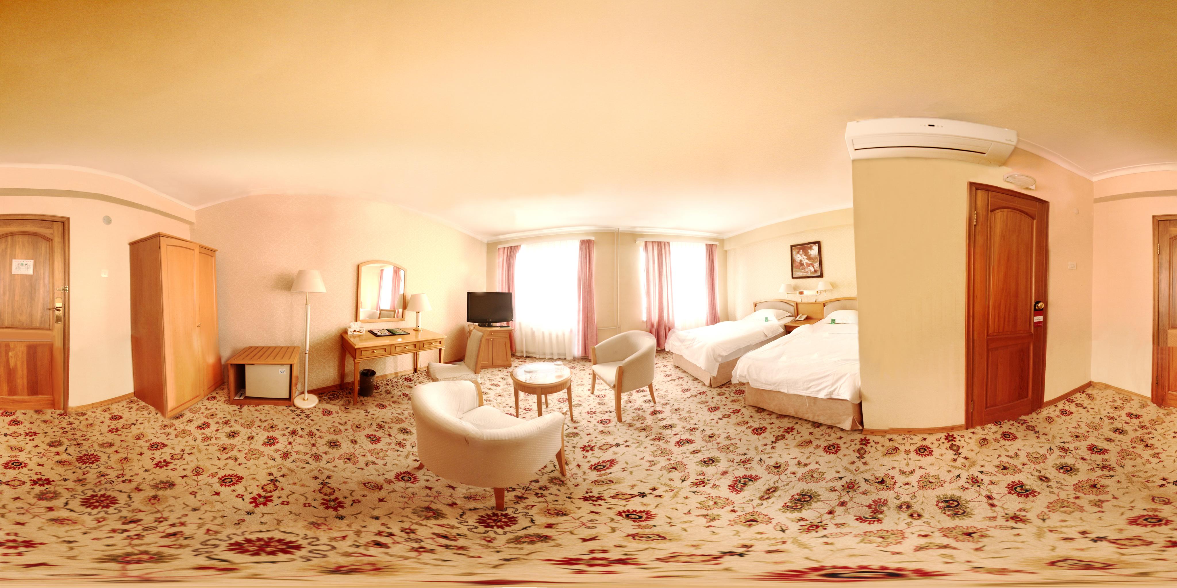 STANDARD TWIN OR DOUBLE ROOM on Momento360